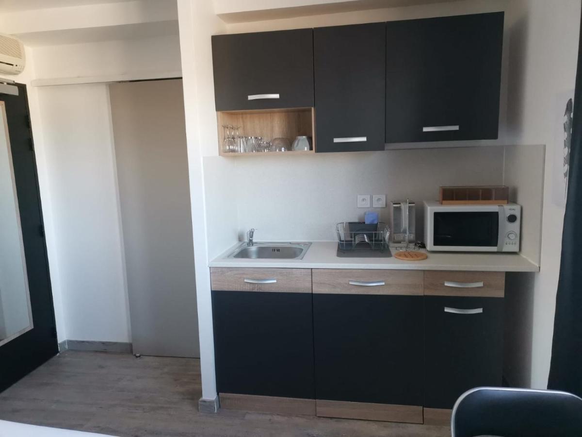 Home Place Apartments - Langon Sauternes Bagian luar foto