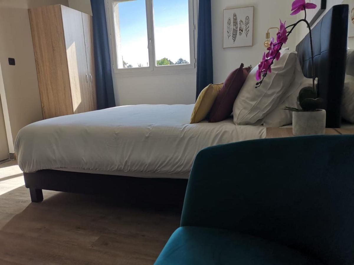 Home Place Apartments - Langon Sauternes Bagian luar foto